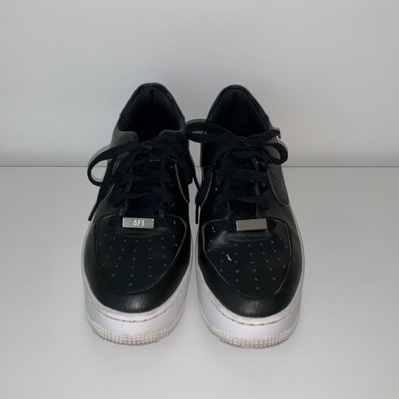 Nike Air Force 1sage low sneakers
